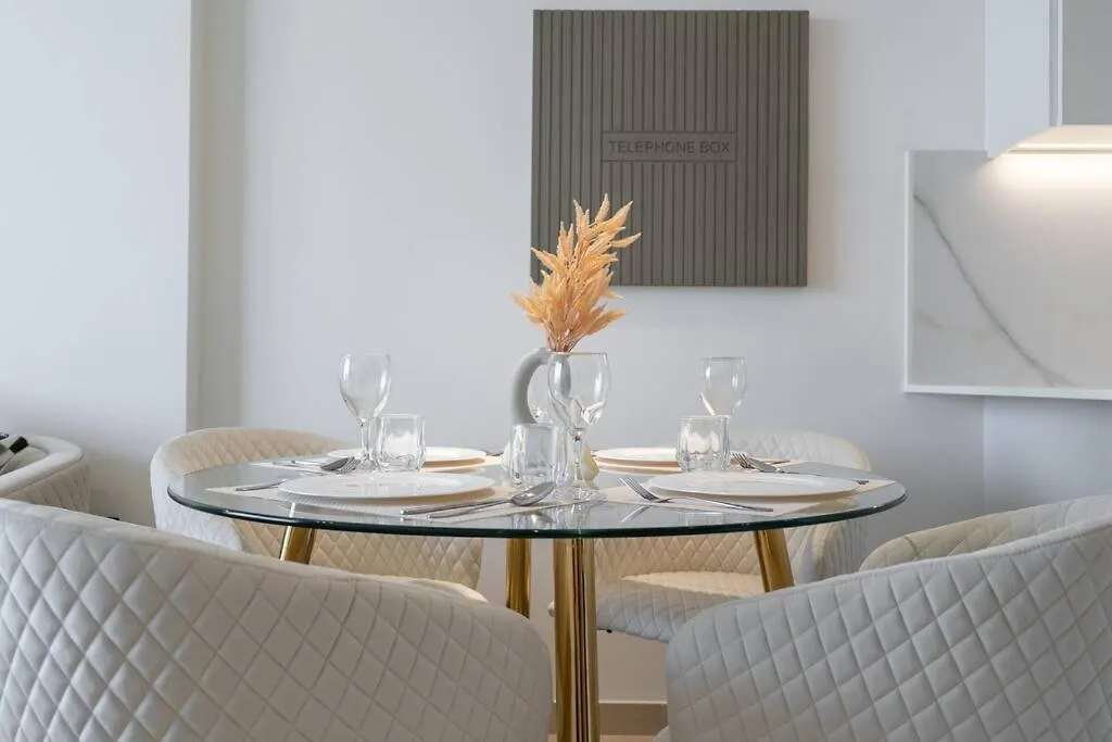 Apartment Luxurious 1-Bedroom Oasis L Binghatti Corner, Jvc Dubai United Arab Emirates